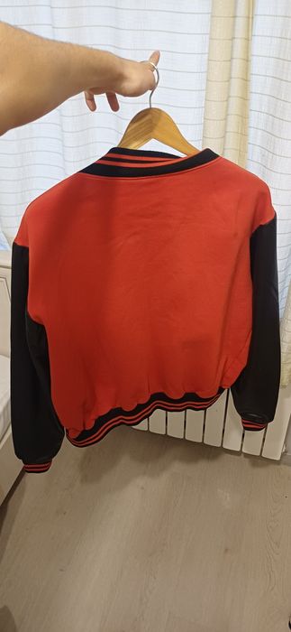 Весенняя кофта бомбер