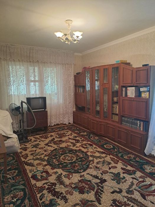 Продаю 2в3/2/12 на ул. Нарпайской за "Famili Park" ТЦ.