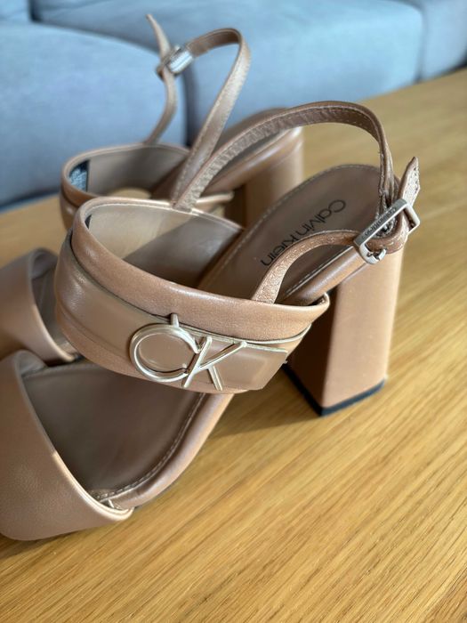 Кожени сандали Calvin Klein BLOCK HL SANDAL 85HH W/HW - размер 37