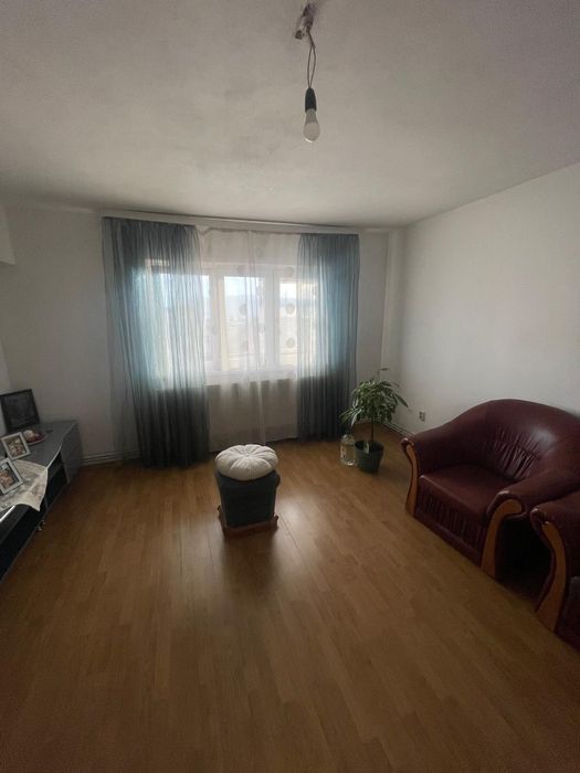 Apartament 3 camere de vanzare