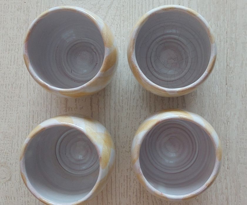 Комплект от 4 винени чаши с ретро дизайн