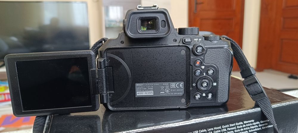 Фотоапарат Nikon COOLPIX P950 + Lexar 128GB 1667x UHS-II V60 нова