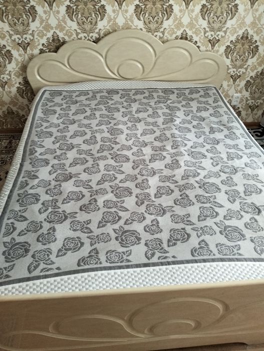 Продается комплект мебели