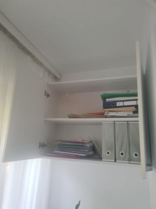 Scaun de birou cu masaj, functional  + Birou + corp suspendat