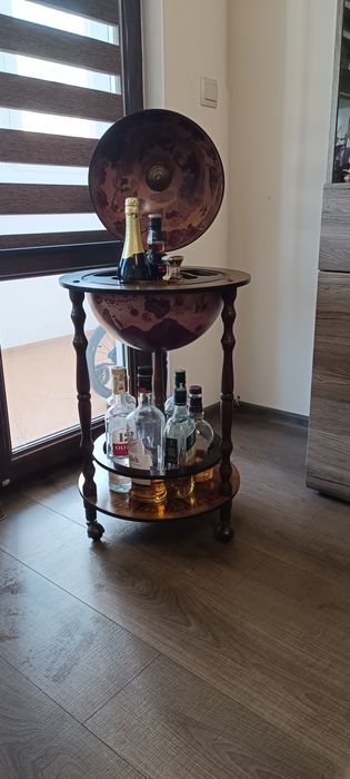 Глобус за бутилки - мини бар