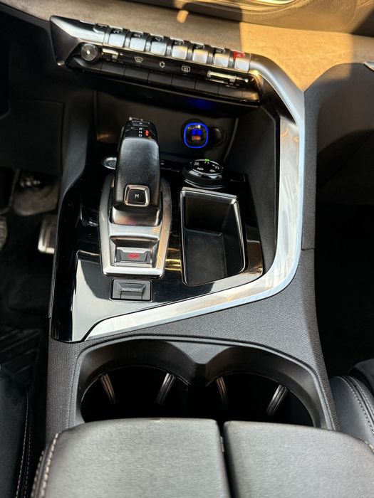 Peugeot 5008 2.0 180cp/ GT Line/Full Led/Camera 360/Navigatie /Automat /7 locuri