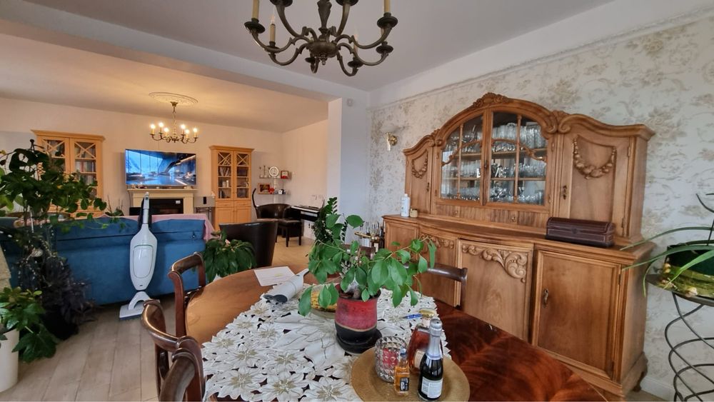 Vilă , Casă de vânzare