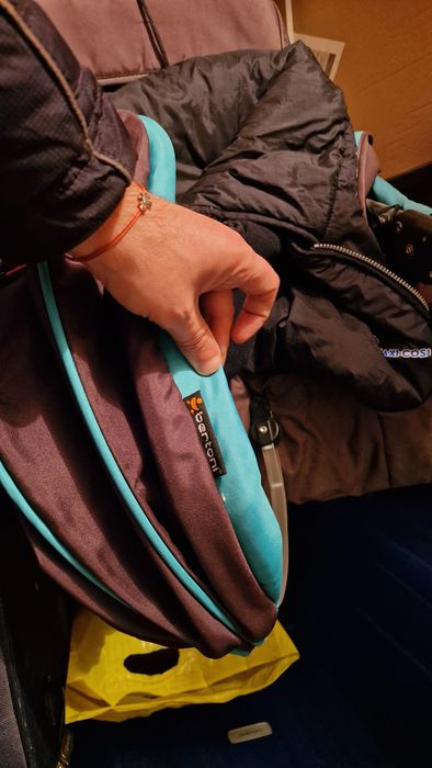 Продавам бебешка количка Bertoni