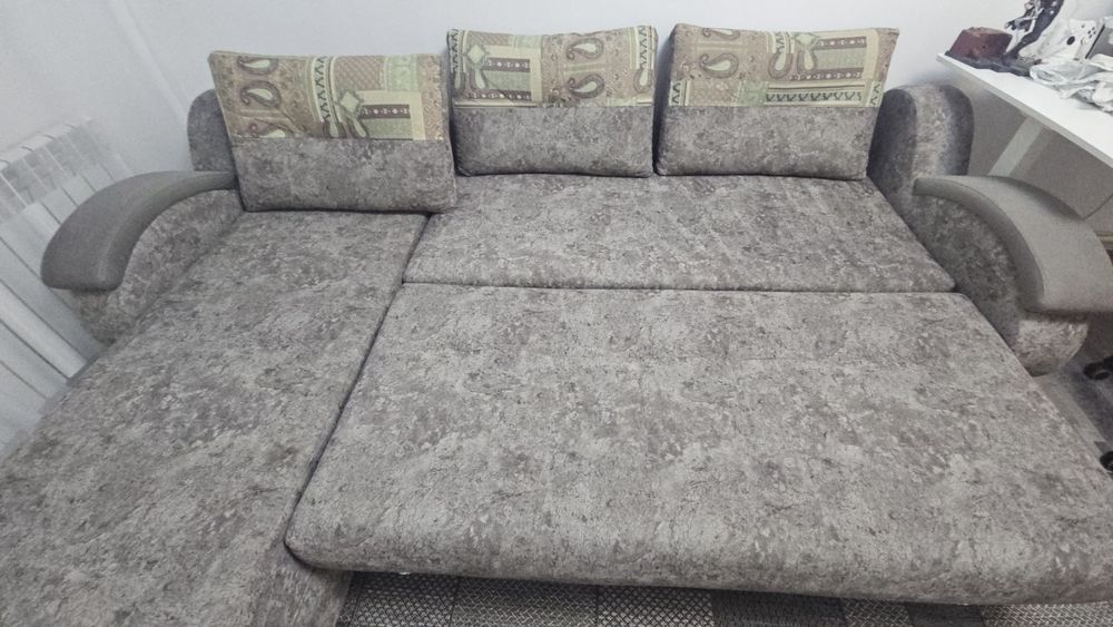 Срочно Продаю диван раскладной
