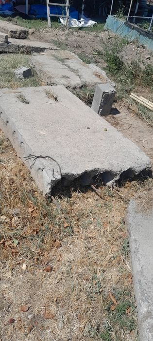 Бетонные плитки много