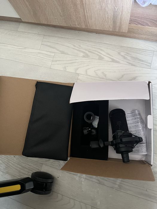 Продаю Микрофон AT2020