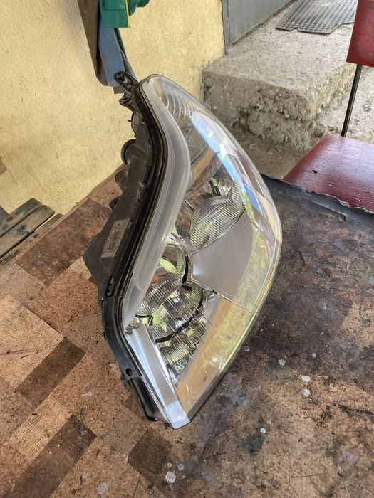 Ляв фар за ситроен ц5