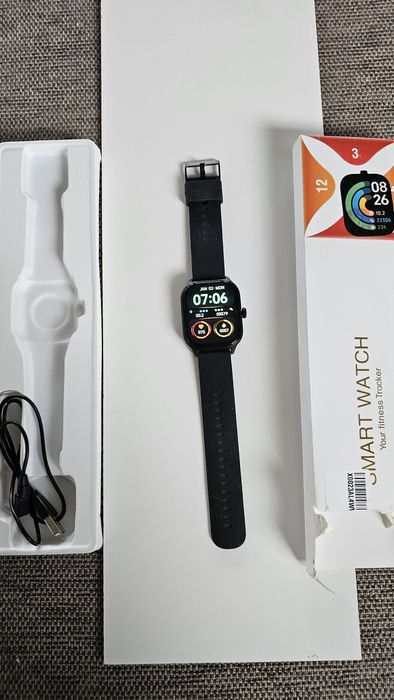 Смарт часовник/фитнес гривна