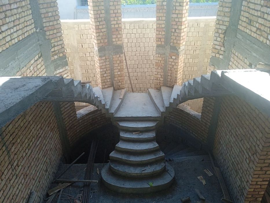 Zina lesnissa buxoro