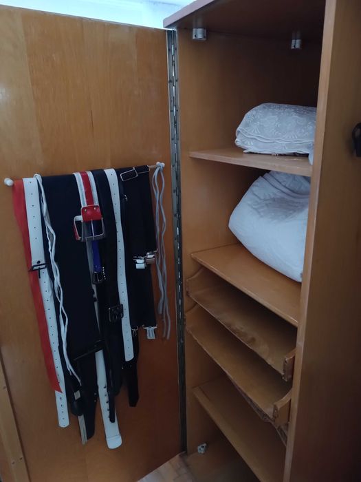 Продам шифоньер б/у