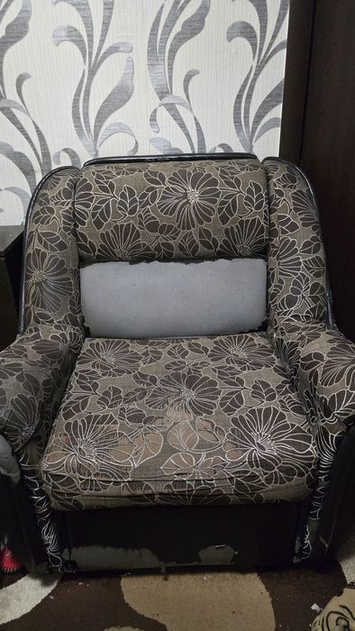 Отдам угловой диван