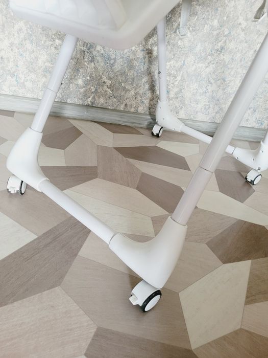 Складной стульчик для кормления Skillmax