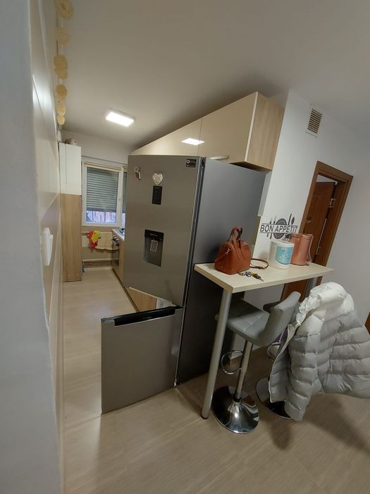 Inchiriez apartament 3 camere