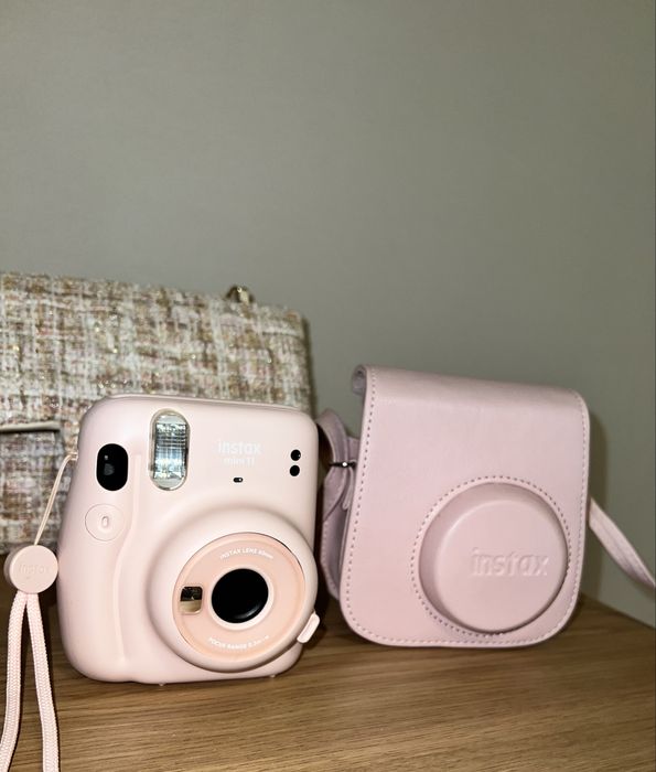 продам Instax mini 11.