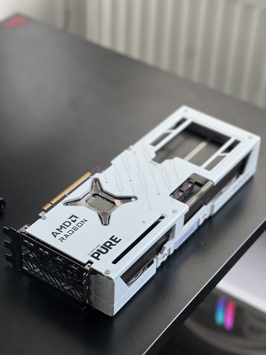 Amd radeon rx 9070xt sapphire pure