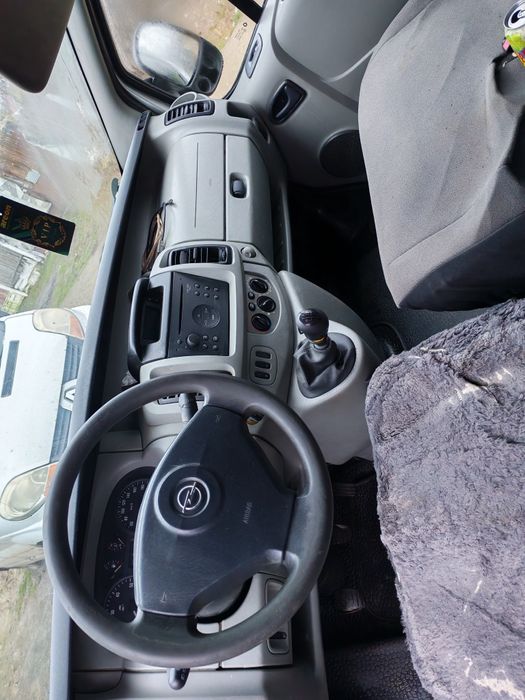 Vând Opel Vivaro