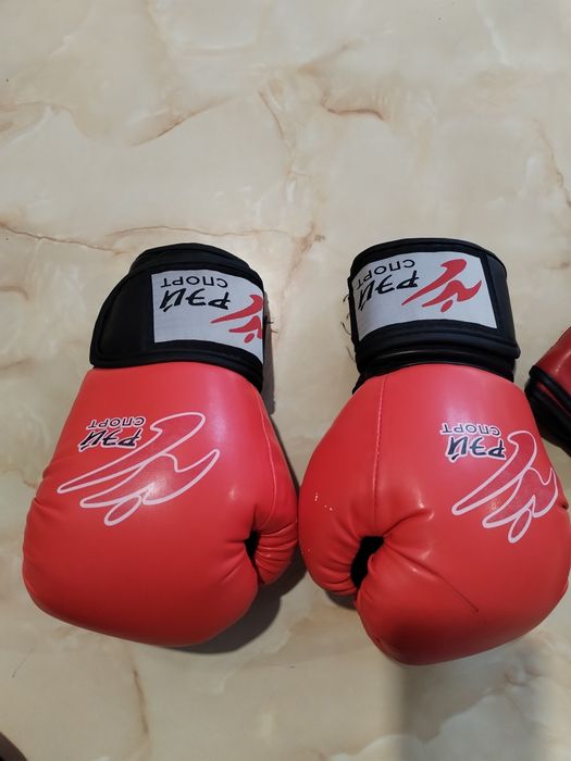 Продам шлем, перчатки, черепашки для бокса