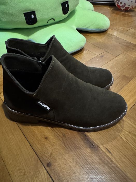 Ghete de dama marimea 39