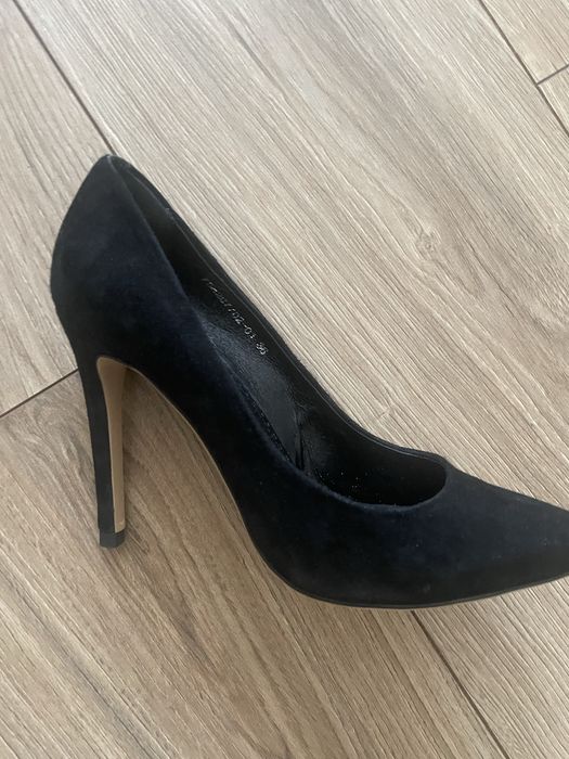 Замшевые туфли 36 р