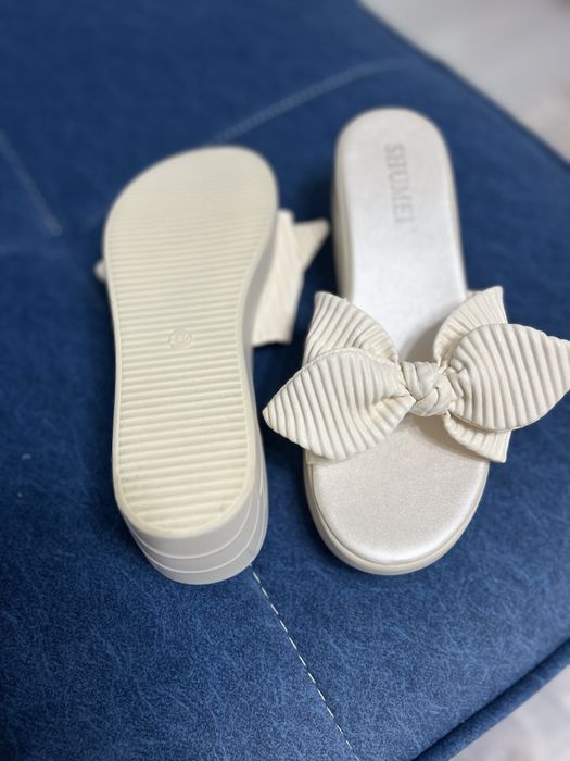 Продается летняя обувь