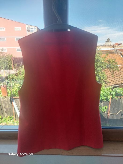 Vestă roșie Marime 40