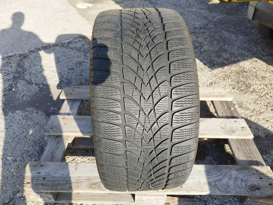 285/30/21 Дънлоп Уинтър Спорт 2016г 5мм Единичка AO