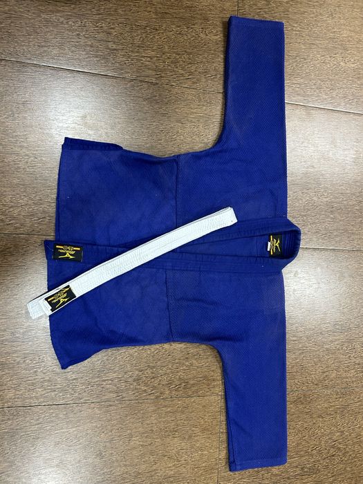 Продается кимоно без штаном