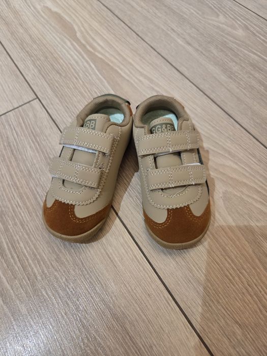 Продам кроссовки на мальчика