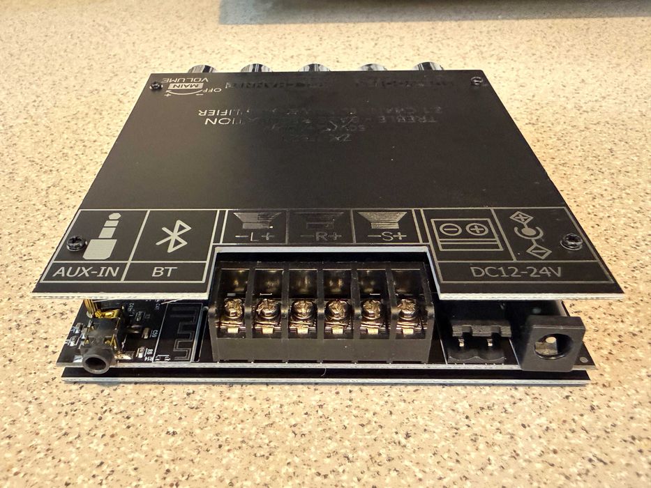 Amplificator 2.1-iesire activa de subwoofer-100 wati-produs nou !