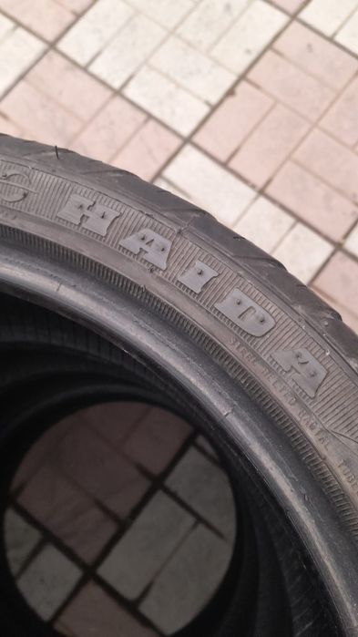 Продам резину R17 205/40