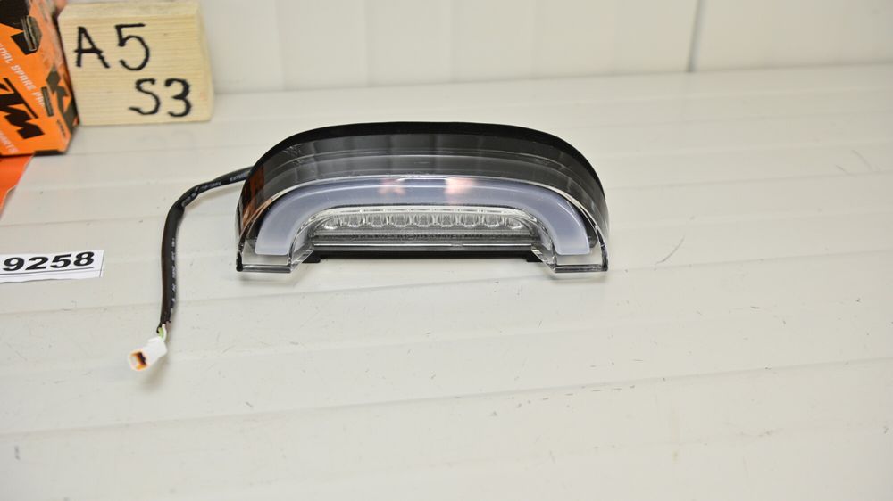 Husqvarna Vitpilen Svartpilen 701 2018 2022 Lumina stop frana spate