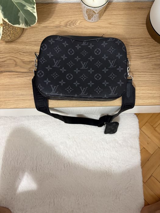 Louis Vuitton tripple messenger чанта