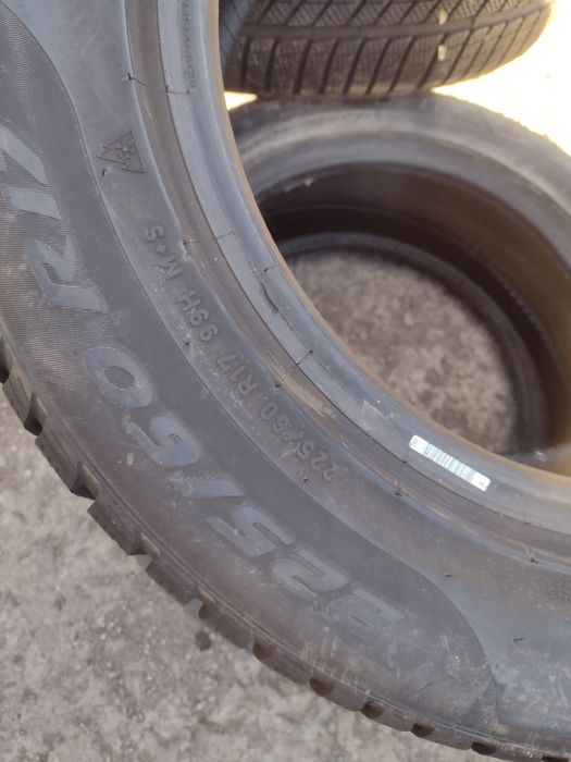 Почти нови 2бр.225/60/17 Pirelli dot3620