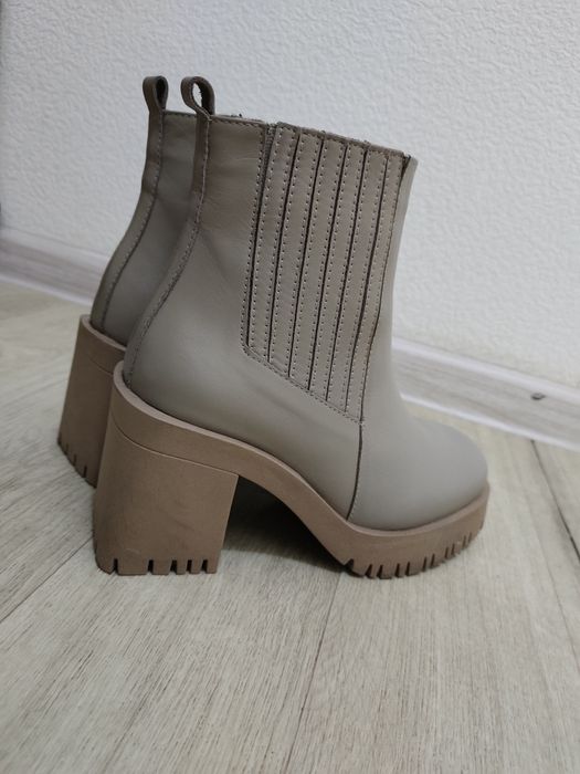 Продам зимнюю обувь новую 36 размер