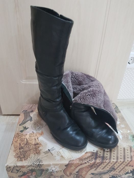 Продам зимние сапоги