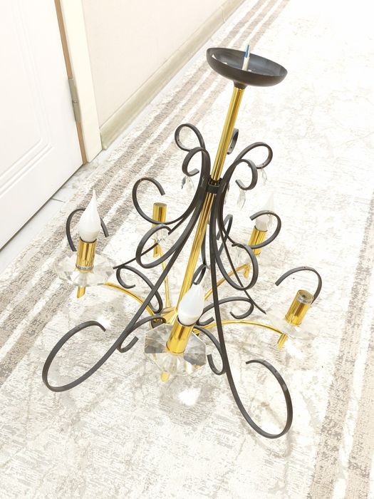 Люстры в отличном состояний