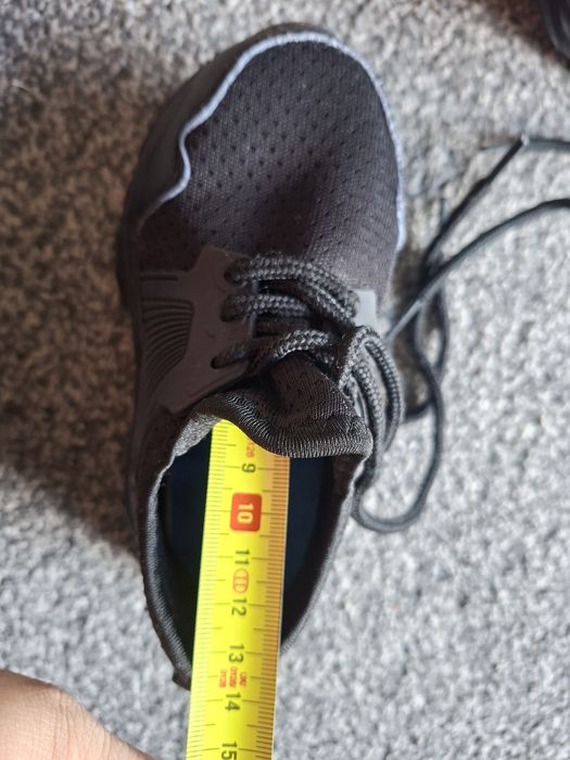 Adidasi marimea 23