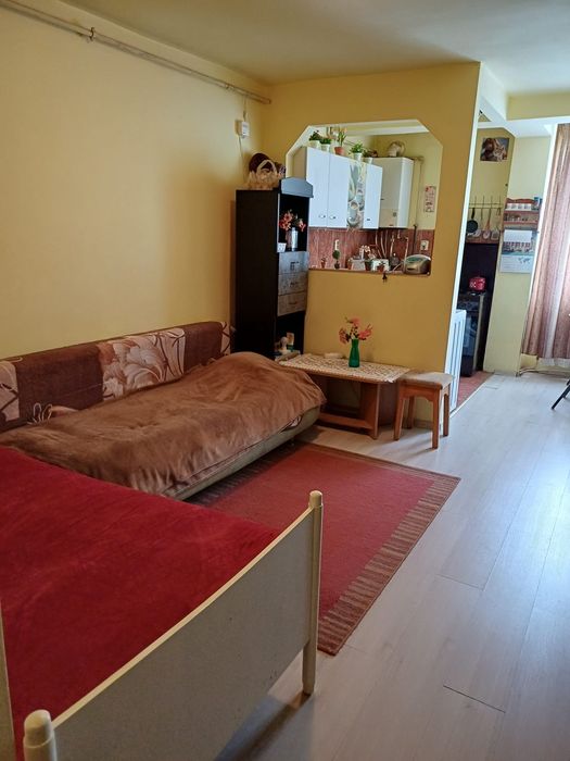 Închiriez garsonieră