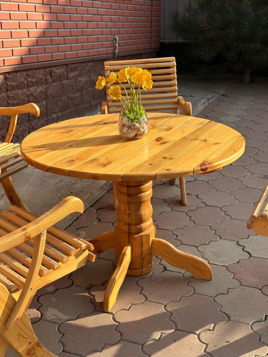 Продам!!!  Стол,стулья