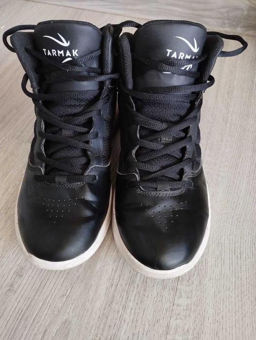 Затворени обувки/ за баскетбол