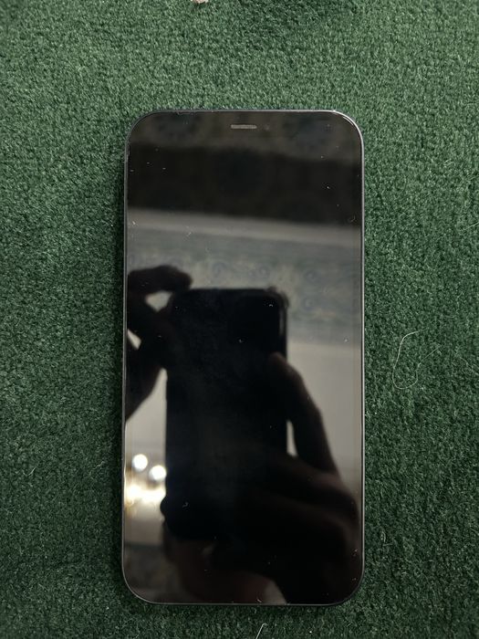 ПРОДАМ iPhone 12