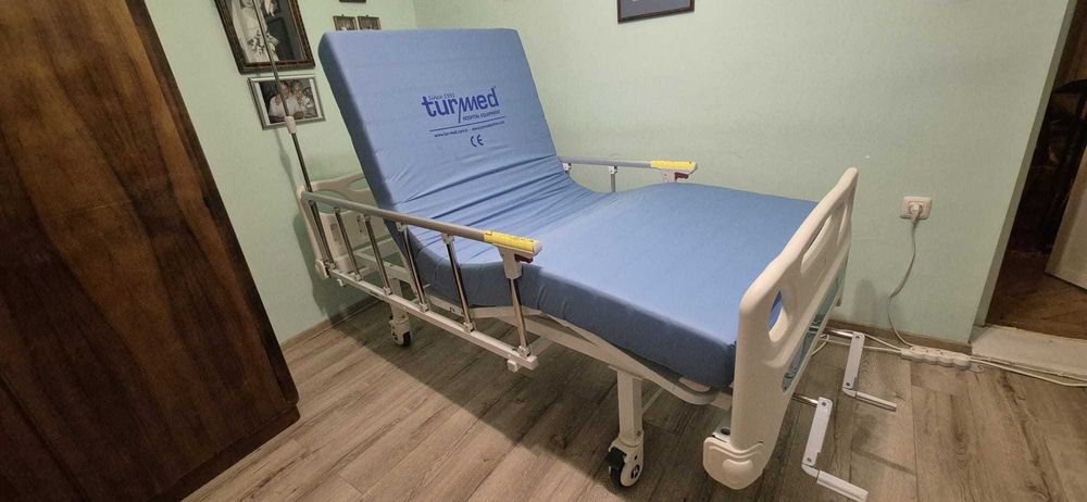 Pat de spital cu saltea