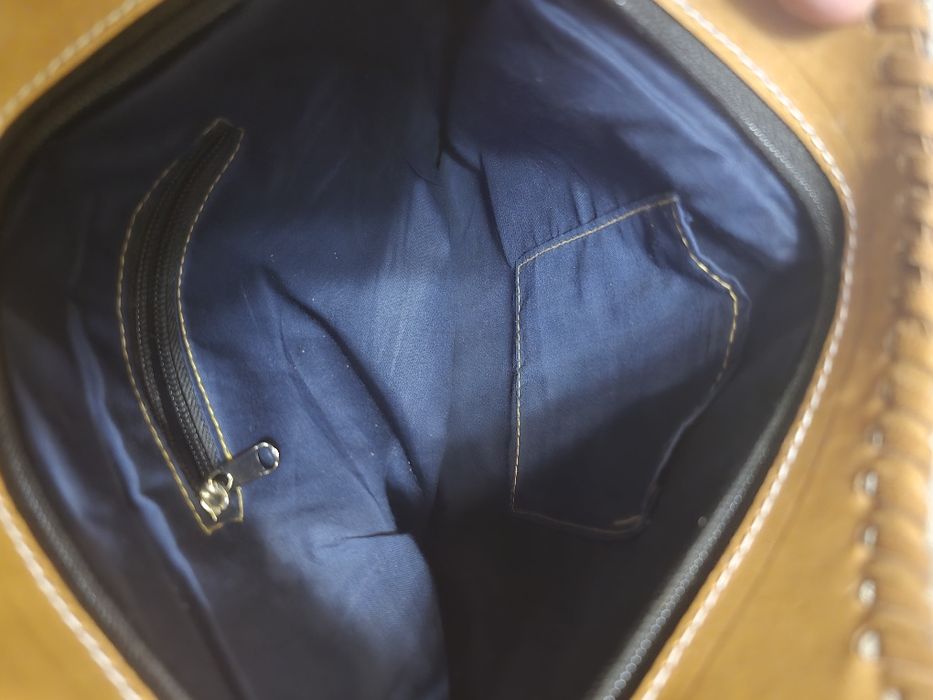 Ръчно изработена дамска чанта.