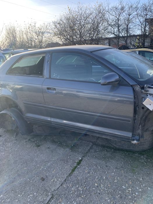 Usa  Dreapta portiera Audi A3 8P 2+1 usi