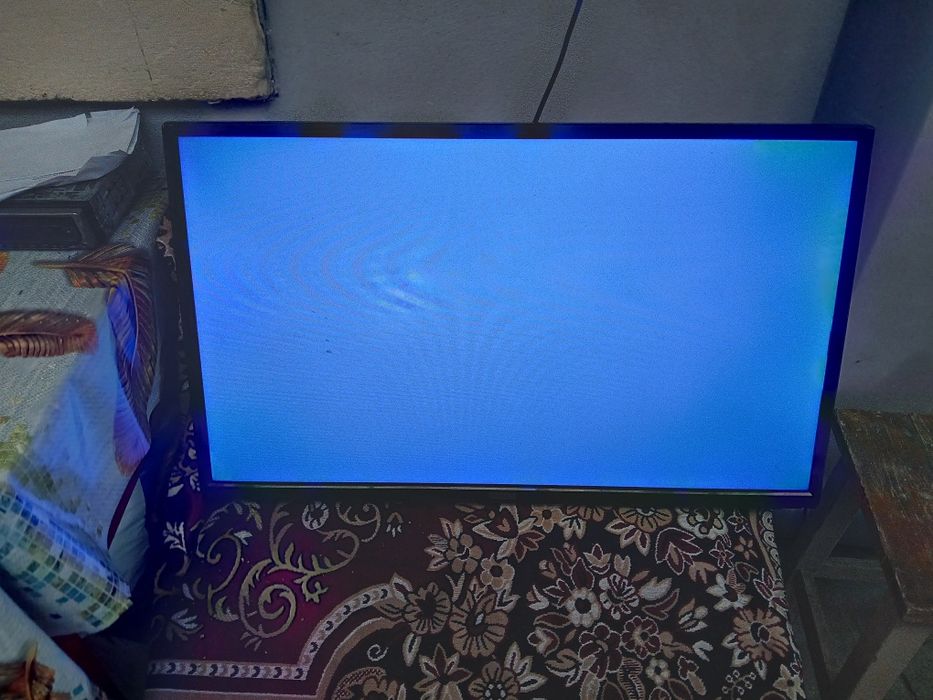 Vând televizor pentru piese